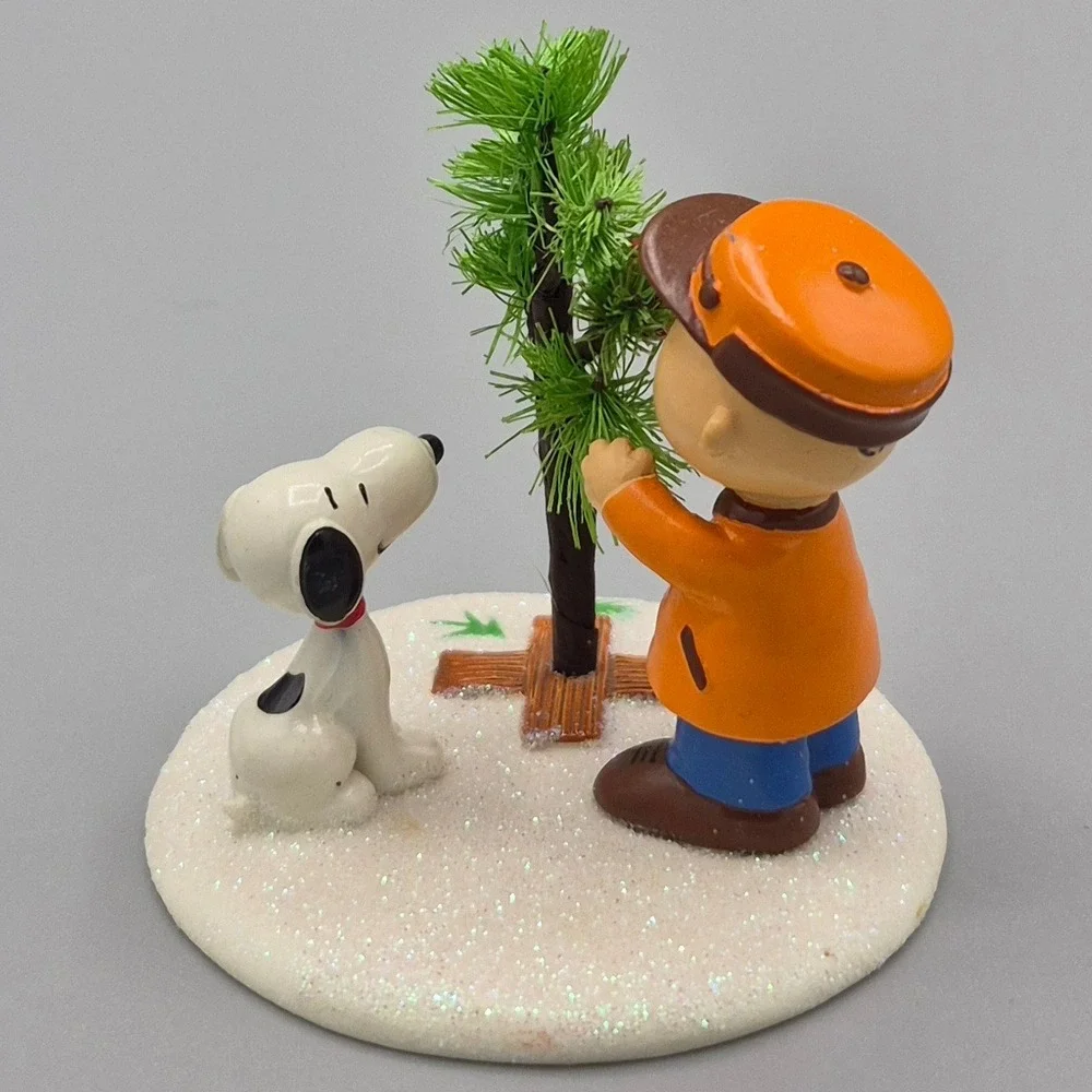 Peanuts Department 56 The Perfect Tree Charlie Brown Snoopy Figurine 2011 Decor